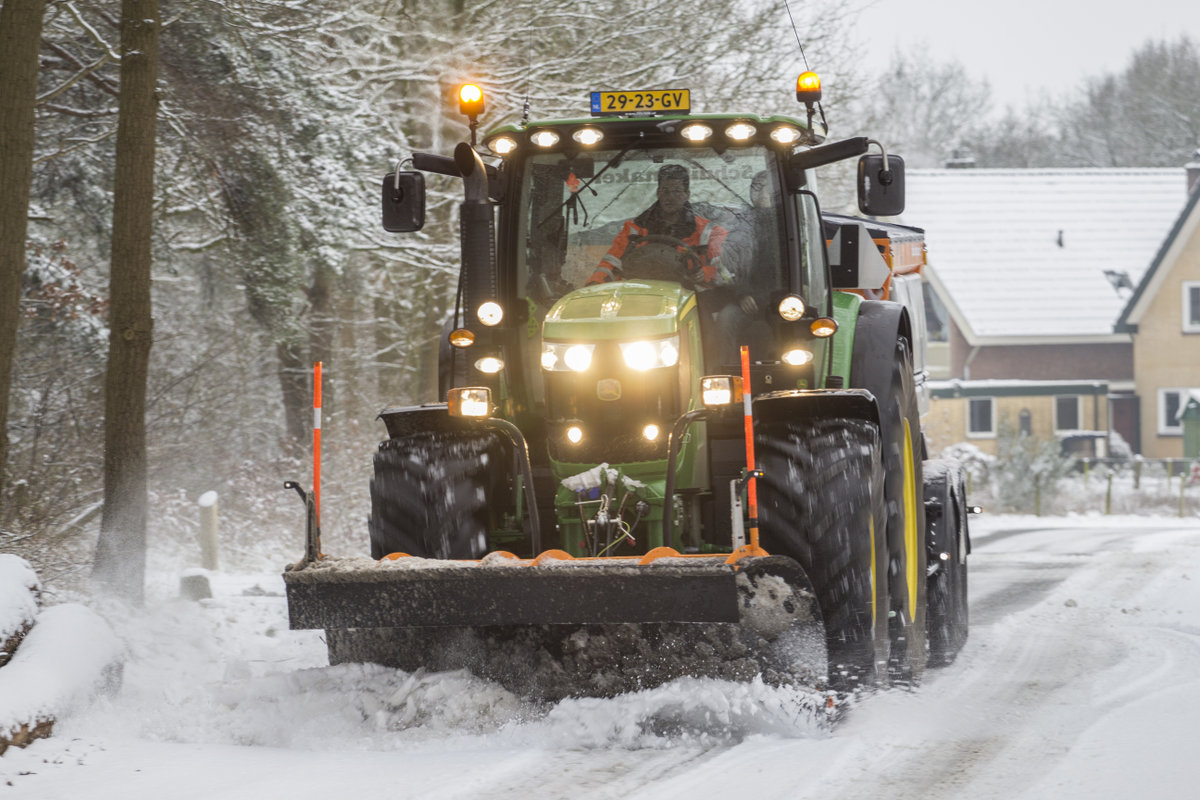 Hoofdrijbaan-sneeuwploegen | Schuitemaker Machines B.V.